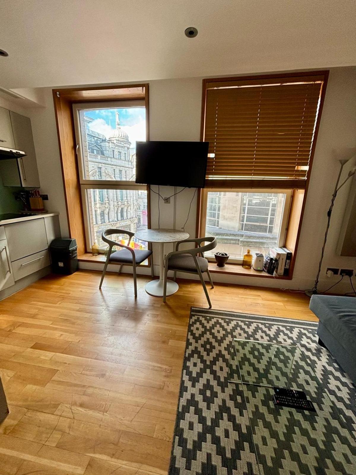 1 Bedroom In Piccadilly Circus St James Cov1 Londres Exterior foto